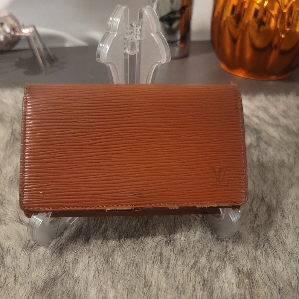 Authenicate UGC Louis Vuitton EPI Cognac Leather Wallet